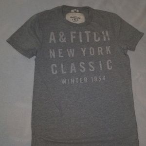 💥1/2 off bundles💥Abercrombie graphic tee
